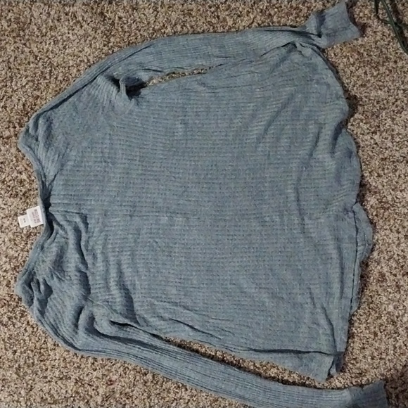 Medium MOSSIMO long sleeve . - Picture 3 of 3